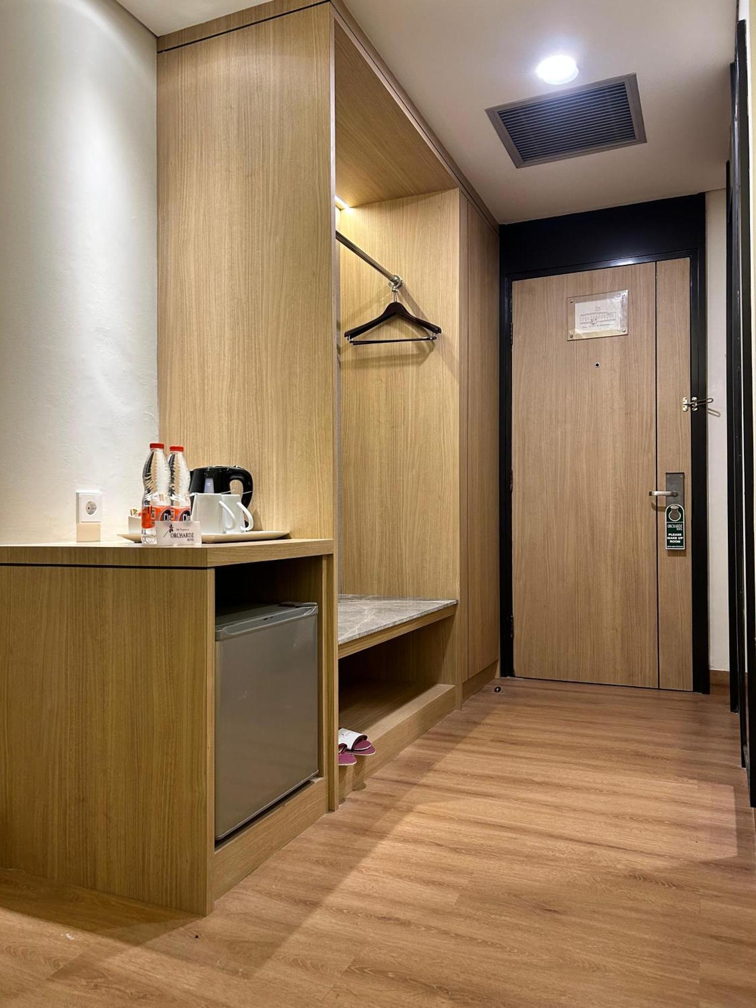 Orchardz Jayakarta Hotell Exteriör bild