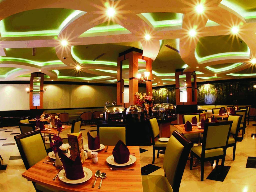 Orchardz Jayakarta Hotell Exteriör bild