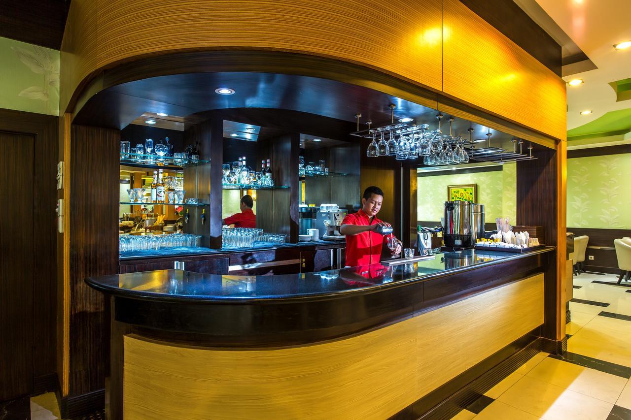 Orchardz Jayakarta Hotell Exteriör bild