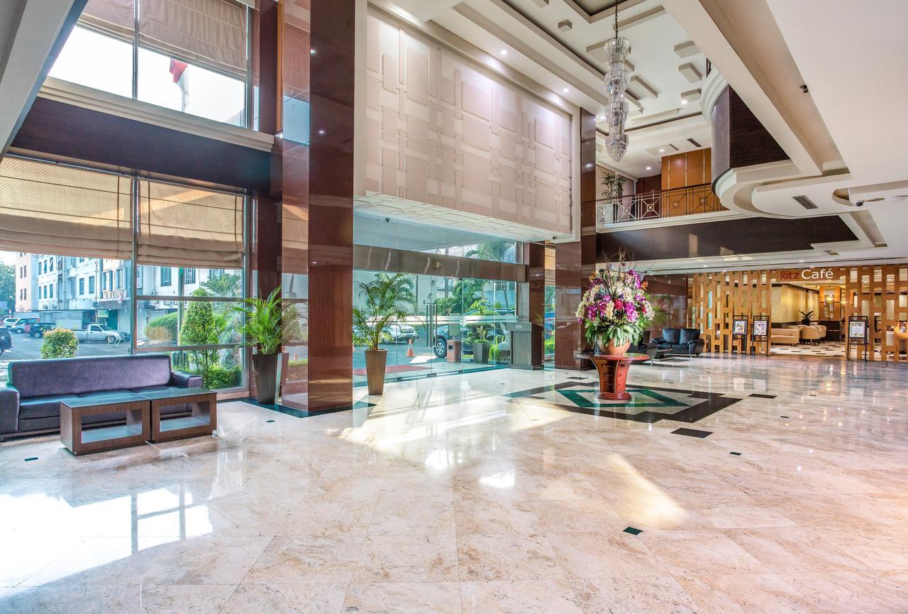 Orchardz Jayakarta Hotell Exteriör bild
