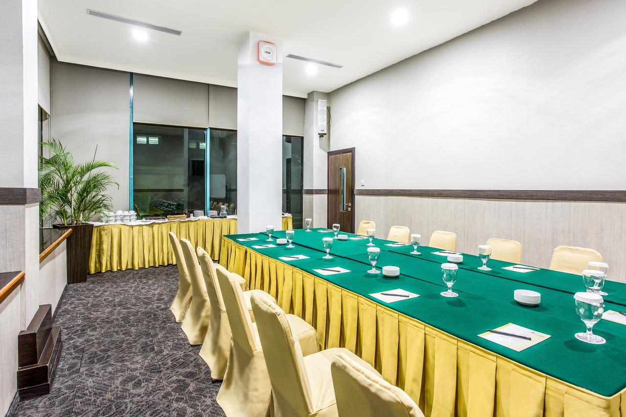 Orchardz Jayakarta Hotell Exteriör bild