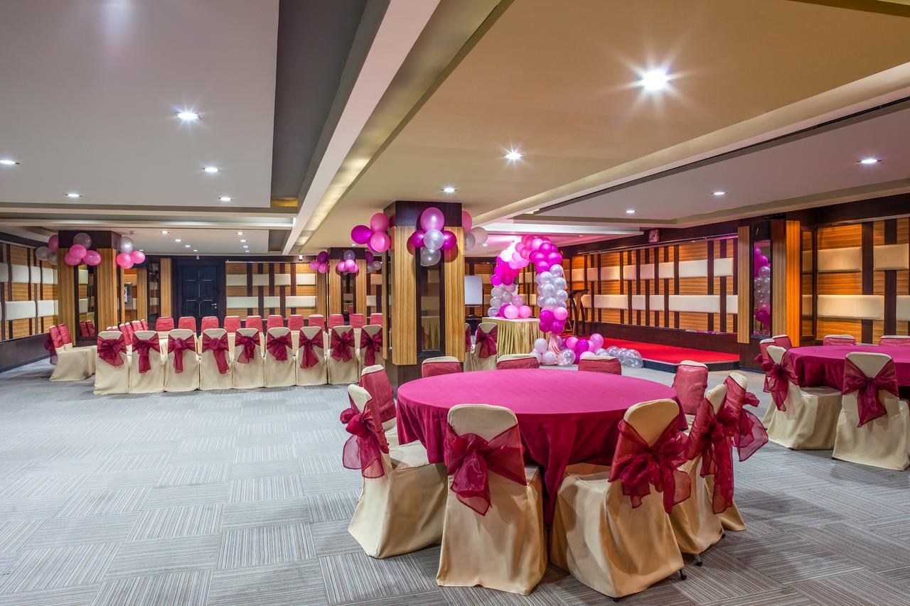 Orchardz Jayakarta Hotell Exteriör bild