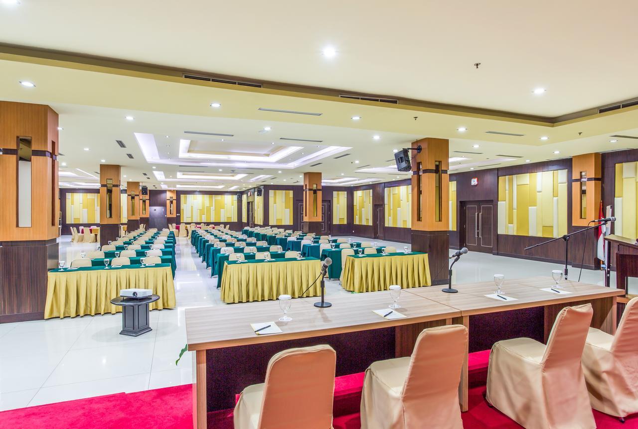 Orchardz Jayakarta Hotell Exteriör bild