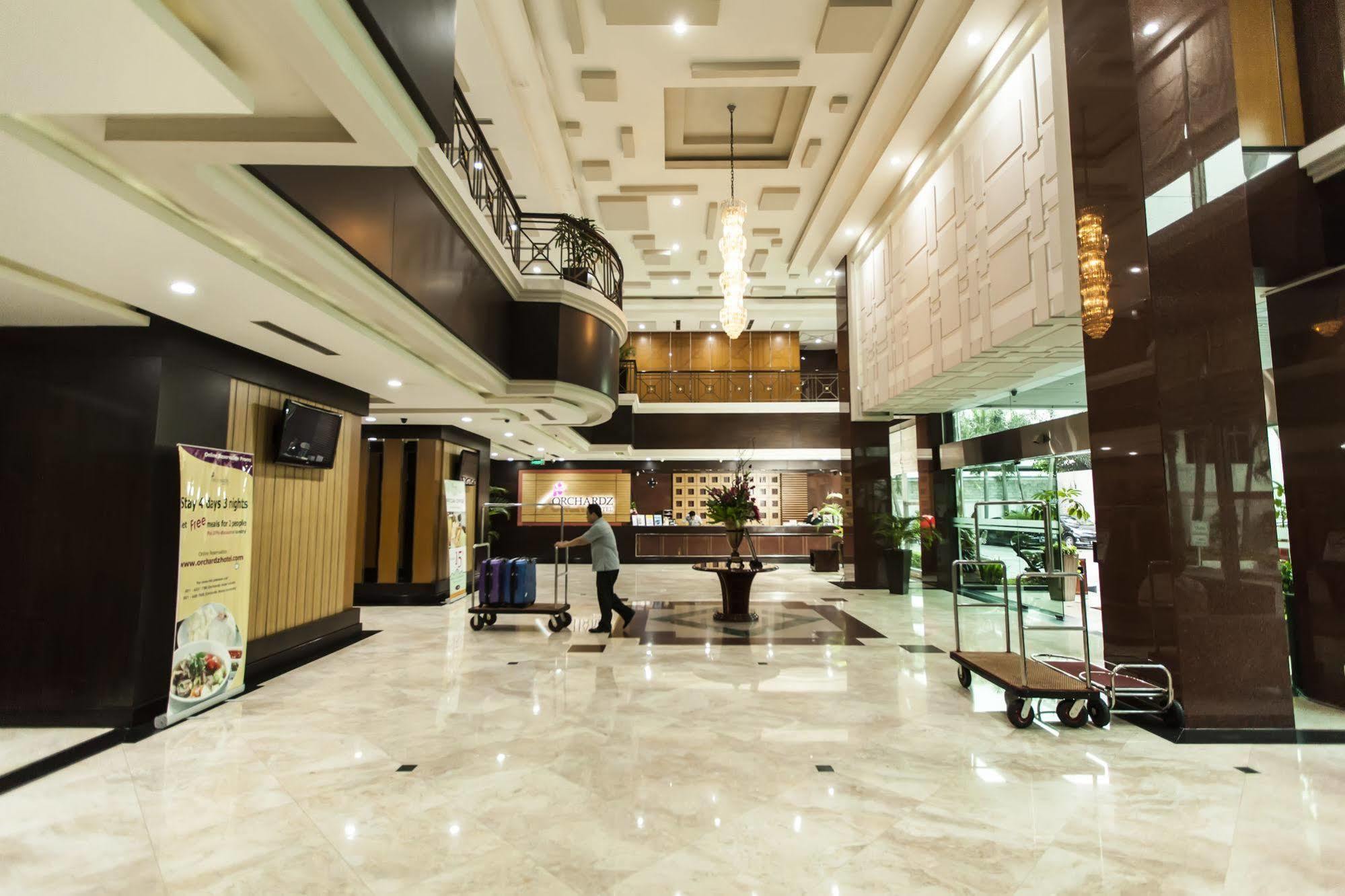 Orchardz Jayakarta Hotell Exteriör bild